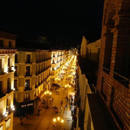 El Balcon De Pilar Daire Zaragoza Dış mekan fotoğraf